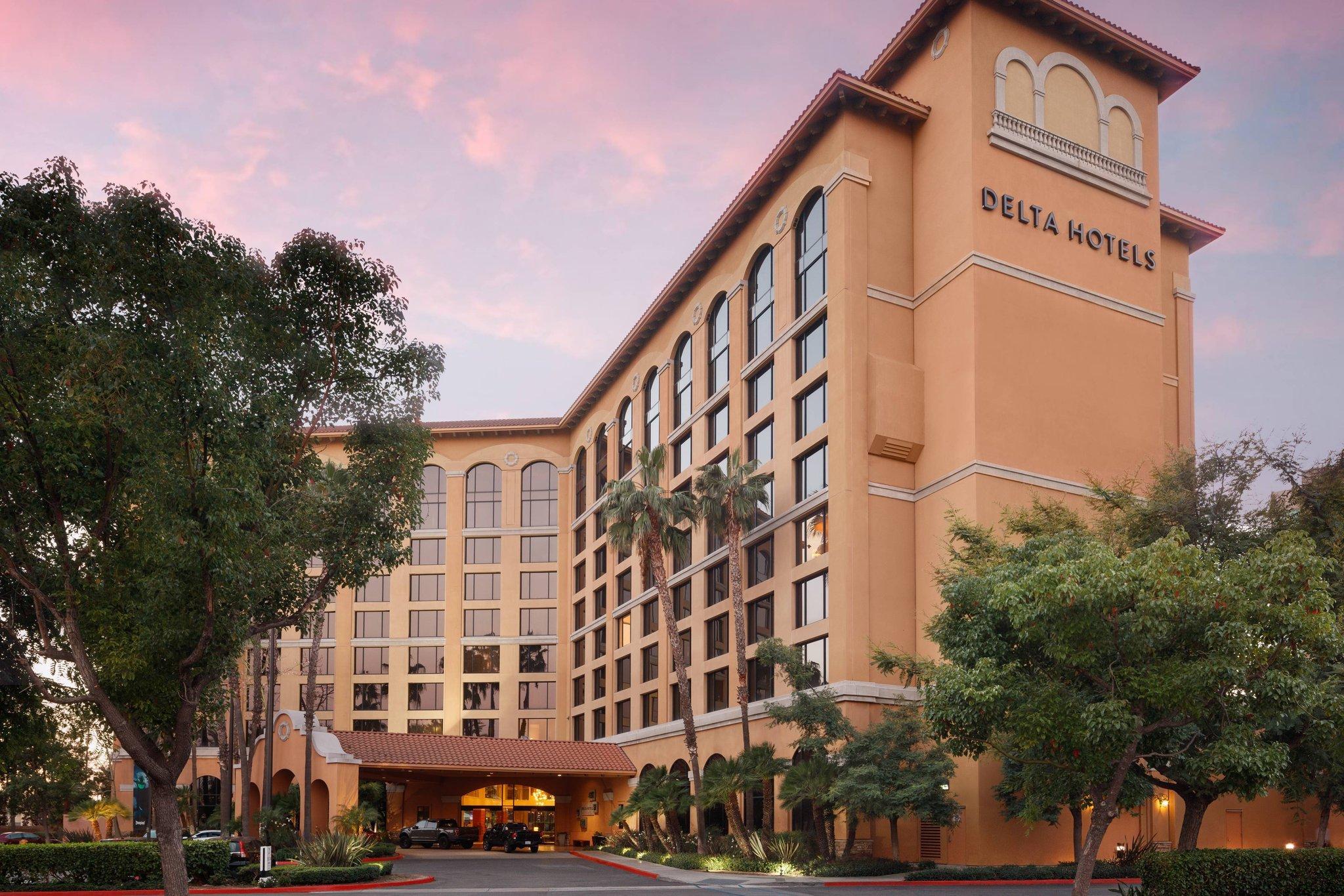 Delta Hotels By Marriott Anaheim Garden Grove Exteriör bild