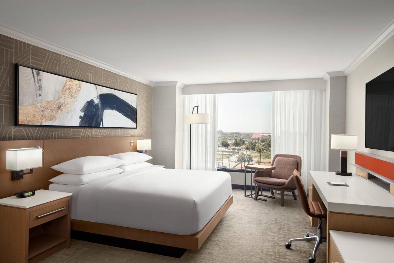 Delta Hotels By Marriott Anaheim Garden Grove Exteriör bild